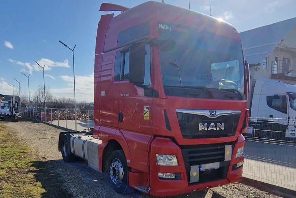 camion Man pregatit de transport marfuri oriunde in Europa